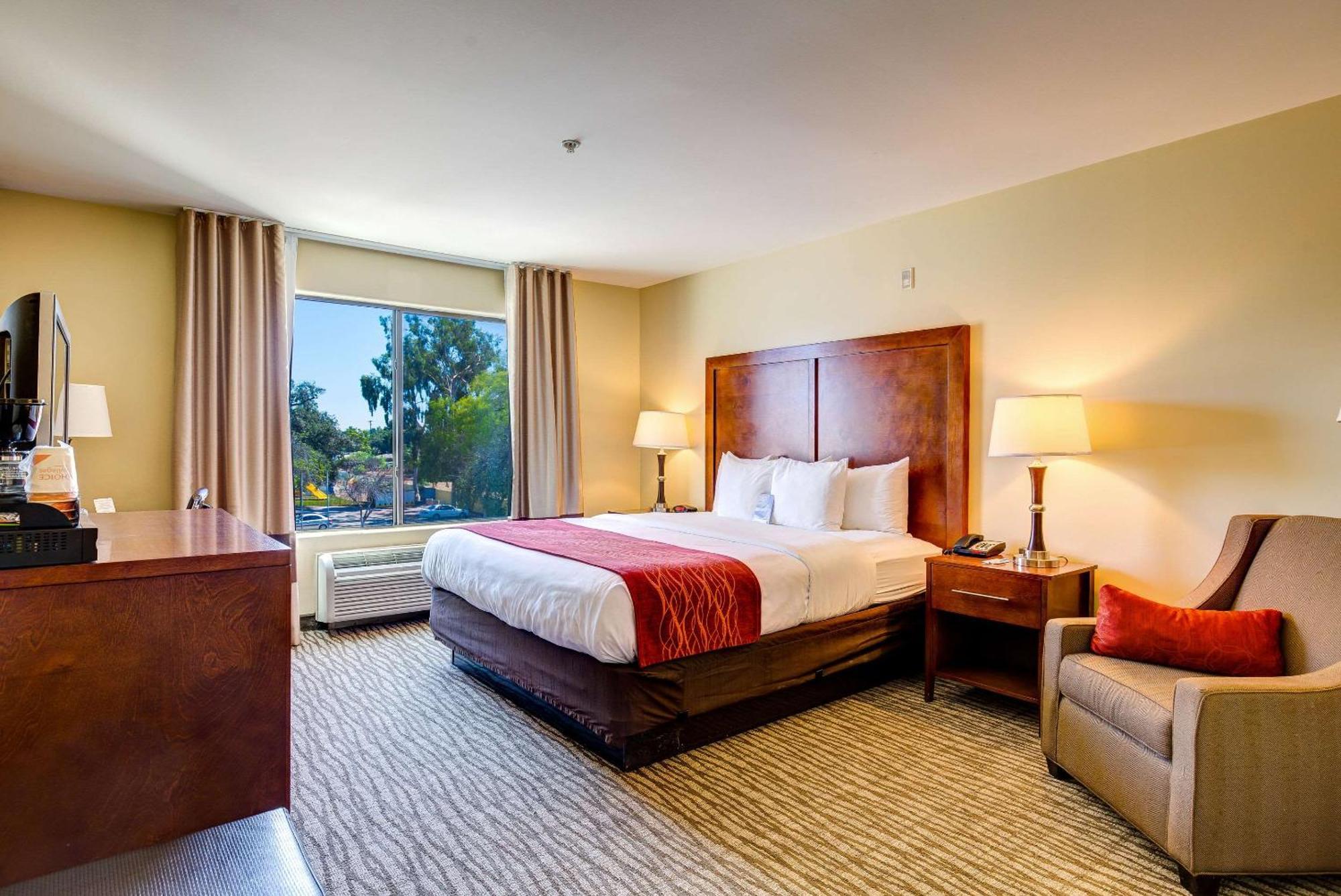 Comfort Inn Pomona Near Fairplex Екстериор снимка